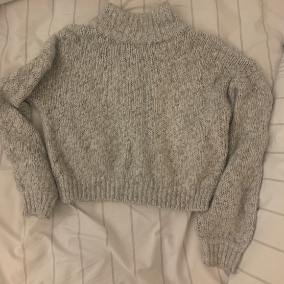Hollister Sweaters - Hollister Cropped Sweater